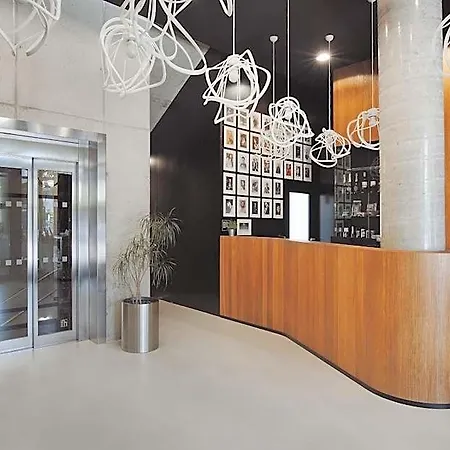 Fabrika 4*