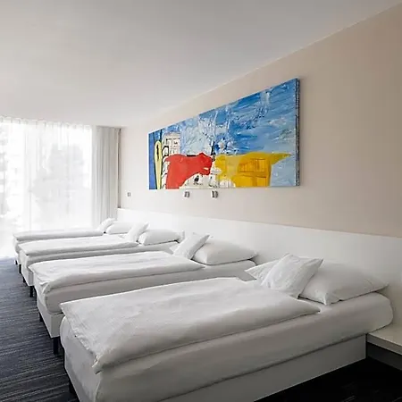 Fabrika 4*