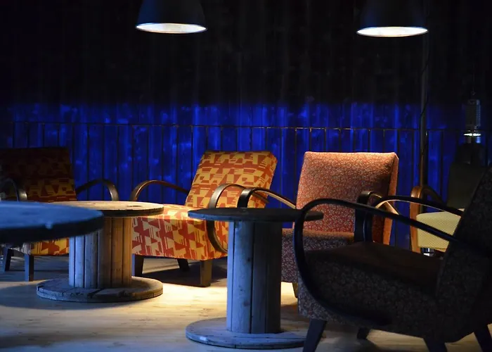 Fabrika 4*