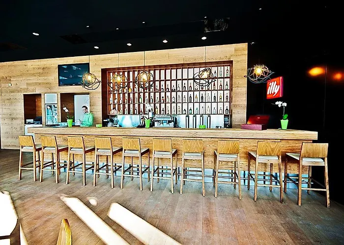 Fabrika 4*
